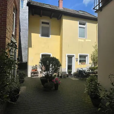 Small Stable - Charmantes Haeuschen Mitten In Апартаменты