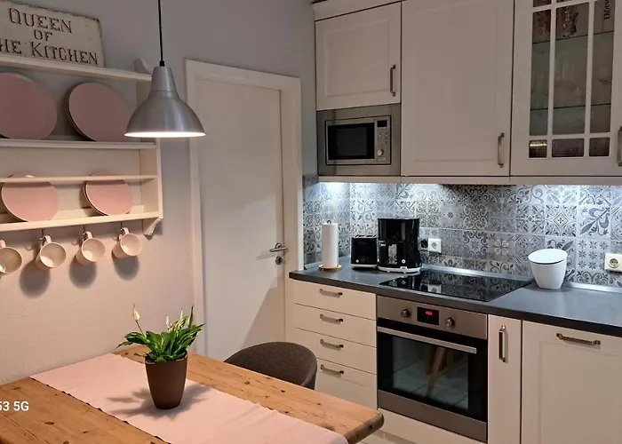 Small Stable - Charmantes Haeuschen Mitten In Апартаменты