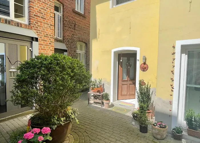 Апартаменты Small Stable - Charmantes Haeuschen Mitten In *